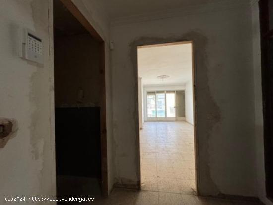 CASABANCO VENDE PISO DE TRES DORMITORIOS EN MÉRIDA. - BADAJOZ