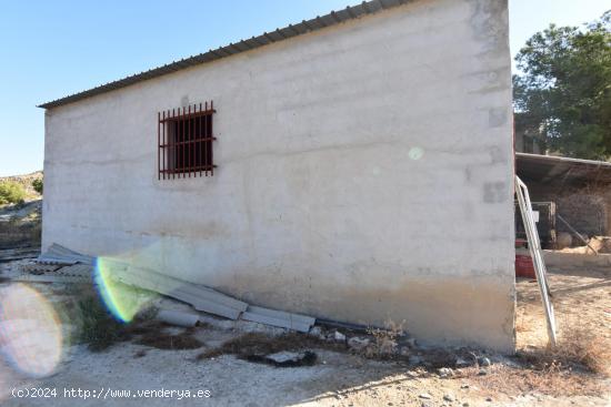 Casa de campo con balsón, derechos de agua y gran almacén en venta Los Ruices, Mazarrón - MURCIA