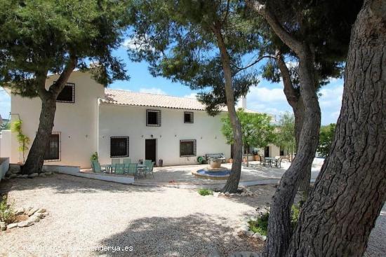 Cortijo en venta cerca de  Caravaca de La Cruz - MURCIA