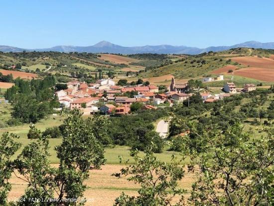 Parcela llana con vistas en urbanización tranquila y cercana a la naturaleza. - GUADALAJARA