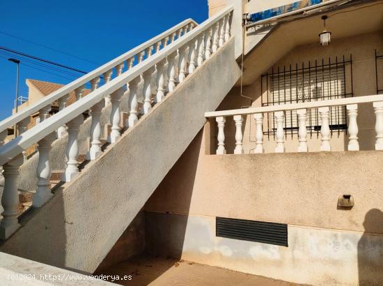  Chalet pareado en urbanización con piscina - MURCIA 