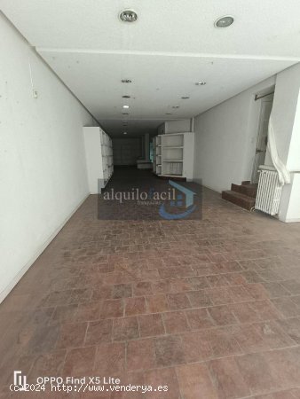 SE ALQUILA LOCAL EN C/ TEODORO CAMINO DE 275 METROS POR 1500€