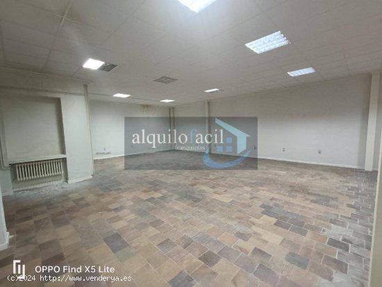 SE ALQUILA LOCAL EN C/ TEODORO CAMINO DE 275 METROS POR 1500€