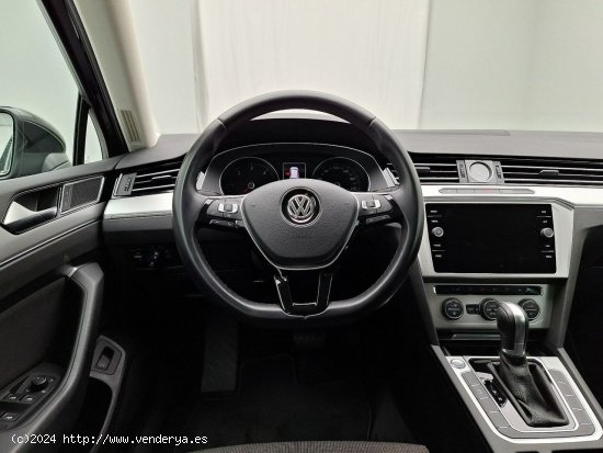 Volkswagen Passat Variant Business 1.6 TDI 88kW DSG Comfortline - 