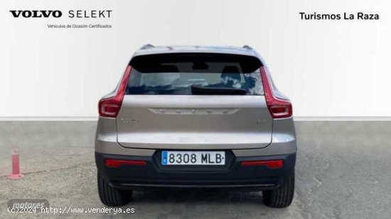 Volvo XC40 XC40 Plus, B3 mild hybrid, Gasolina, Dark de 2023 con 28.038 Km por 36.900 EUR. en Sevill