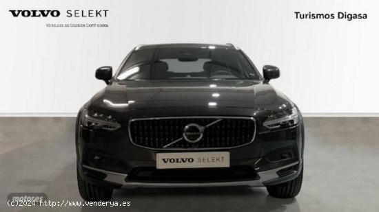 Volvo V 90 V90 CROSS COUNTRY ULTIMATE, B4 MILD HYBRID DIESEL AWD CON TECHO SOLAR de 2022 con 7.014 K