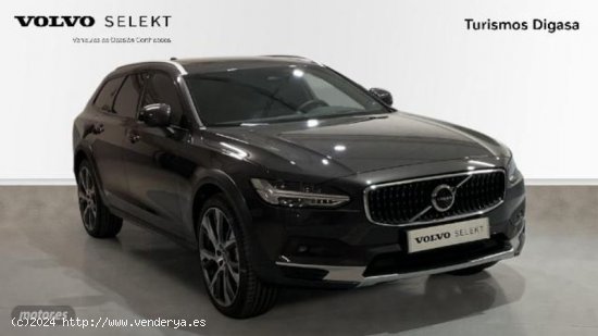 Volvo V 90 V90 CROSS COUNTRY ULTIMATE, B4 MILD HYBRID DIESEL AWD CON TECHO SOLAR de 2022 con 7.014 K