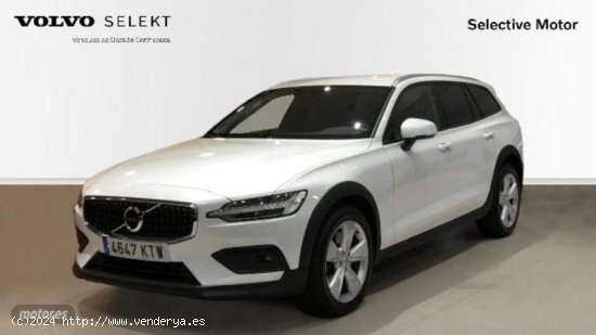 Volvo V 60 V60 D4 AWD Cross Country Automatico de 2019 con 111.000 Km por 31.850 EUR. en Cantabria