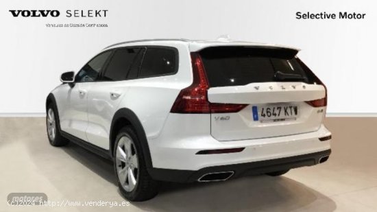 Volvo V 60 V60 D4 AWD Cross Country Automatico de 2019 con 111.000 Km por 31.850 EUR. en Cantabria