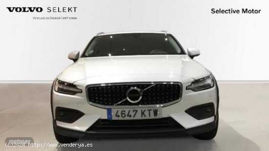 Volvo V 60 V60 D4 AWD Cross Country Automatico de 2019 con 111.000 Km por 31.850 EUR. en Cantabria