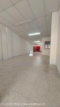 LOCAL COMERCIAL EN ALQUILER CON ASEO Y AMPLIO PATIO EN EL CENTRO DE ZAMORA. - ZAMORA