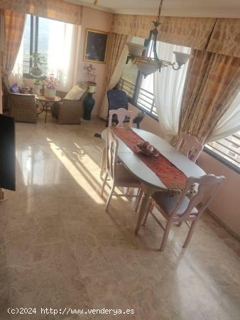 Se vende apartamento en Benidorm 4 dormitorios ,2 baños y parking - ALICANTE