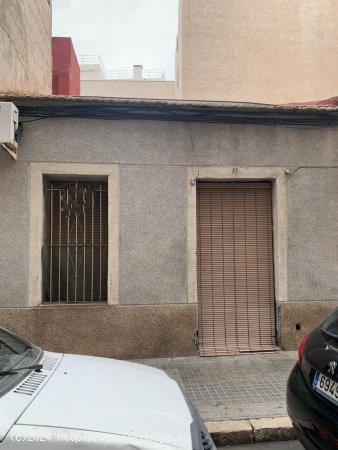  Se vende planta baja, con patio interior, luminosa, - ALICANTE 