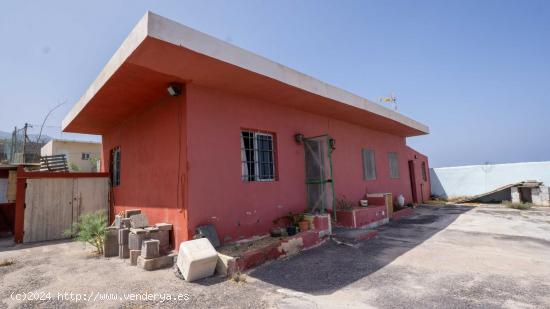 Maravillosa casa terrera con finca - SANTA CRUZ DE TENERIFE