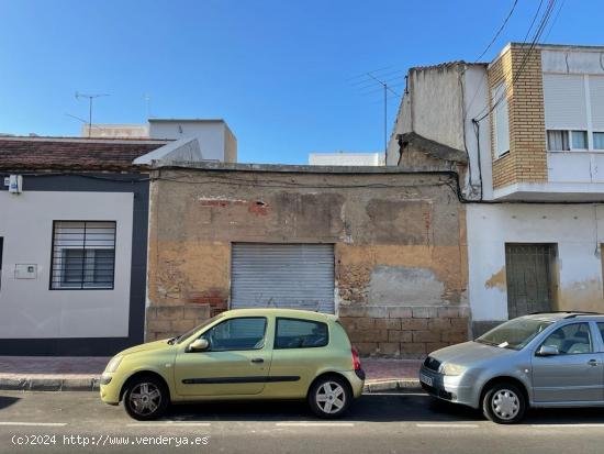 SOLAR CASA VIEJA EN CENTRO DE TORREVIEJA , IDEAL PARA CONSTRUIR - ALICANTE