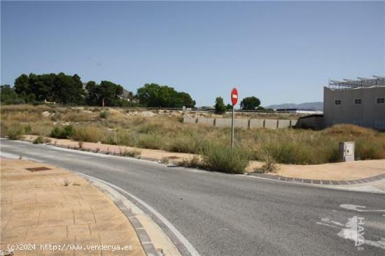 TERRENO URBANO INDUSTRIAL EN ELDA - ALICANTE