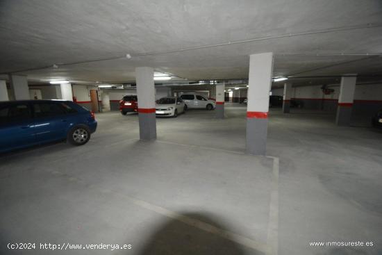 Plaza de garaje en la pedanía de Desamparados, Orihuela, cerca de la Universidad. - ALICANTE