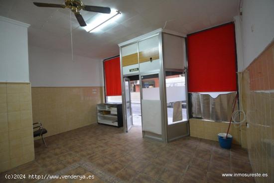 Local comercial en Orihuela zona céntrica cerca del Colegio Santo Domingo. 121 m2. construidos. - A