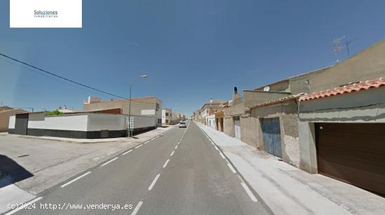 Terreno urbano de 350 m2 con garaje de 150 m2 en carretera Nacional N-430 - ALBACETE