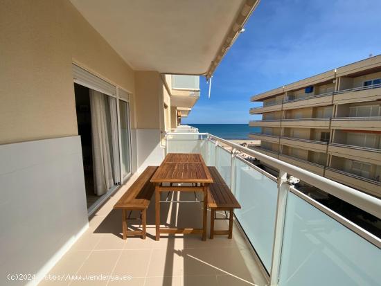 FABULOSO APARTAMENTO EN PRIMERA LÍNEA DE PLAYA CON VISTA LATERAL - VALENCIA