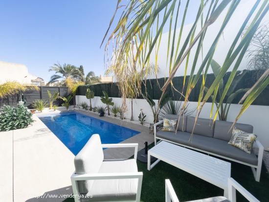 VILLA INDEPENDIENTE EN RESIDENCIAL EN EL CORAZON DE CABO DE PALOS CON PISCINA PRIVADA - MURCIA