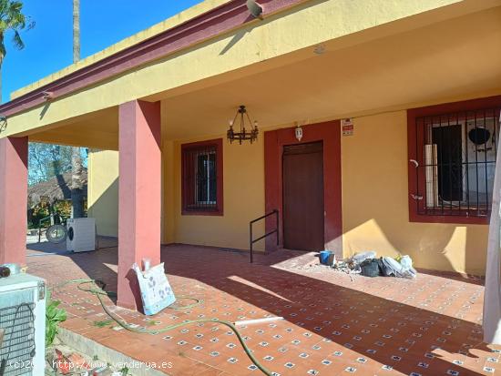 Venta de Casa Independiente en Sanlúcar la Mayor (Sevilla) - SEVILLA