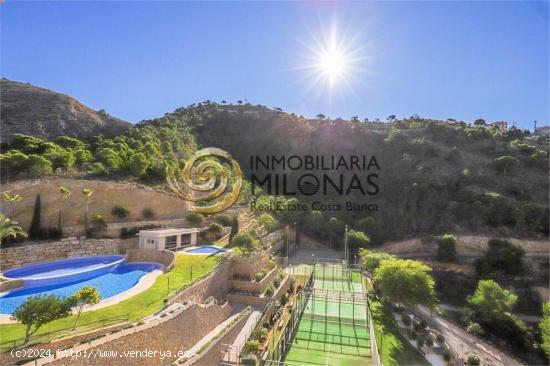 Lujoso Apartamento con gran terraza con vistas al mar y montaña en rascacielo en Benidorm - ALICANT