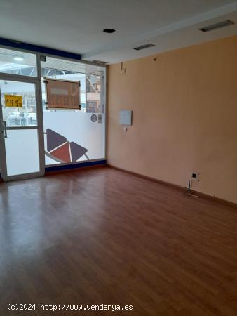 Se alquila local comercial en el Descubrimiento - CACERES