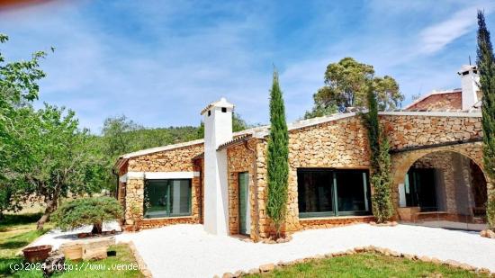 Finca de lujo, completamente reformado de primera calidad con una parcela vallada de 18500m2. - ALIC