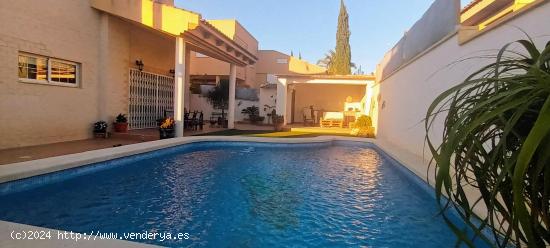 Chalet independiente con piscina, en la privilegiada zona de La Alcayna !! - MURCIA