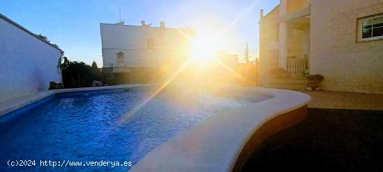 Chalet independiente con piscina, en la privilegiada zona de La Alcayna !! - MURCIA