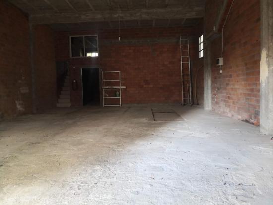 Se vende bajo en el centro de Coristanco - A CORUÑA