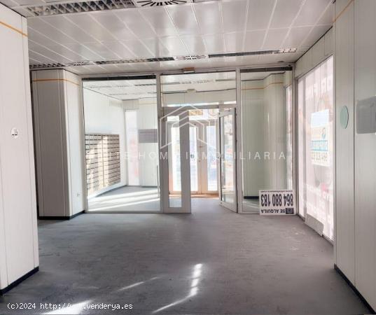 FANTÁSTICO LOCAL COMERCIAL ESQUINERO EN ZONA RAFALAFENA - CASTELLON