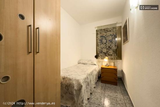 Habitación en piso compartido en barcelona. - BARCELONA