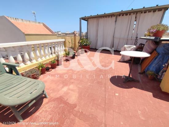 CASA MUY PRÓXIMA DEL CENTRO CON TERRAZA - MURCIA