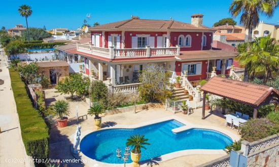 MAGNIFICO CHALET UNIFAMILIAR DE LUJO CON PISCINA EN BAHIA GRANDE - BALEARES