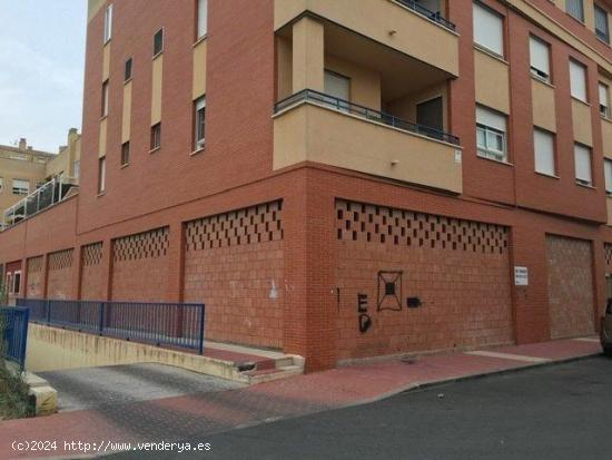  LOTE DE LOCALES EN VENTA. - MURCIA 