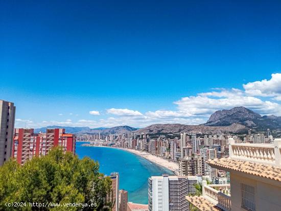 Espectacular villa en Rincón de Loix de Benidorm - ALICANTE