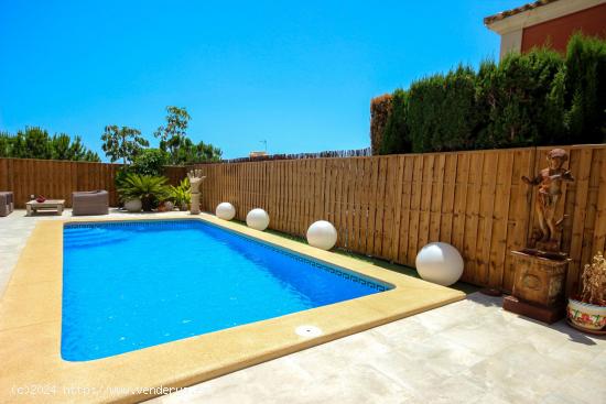 Magnífica villa en venta en Sierra Cortina - ALICANTE