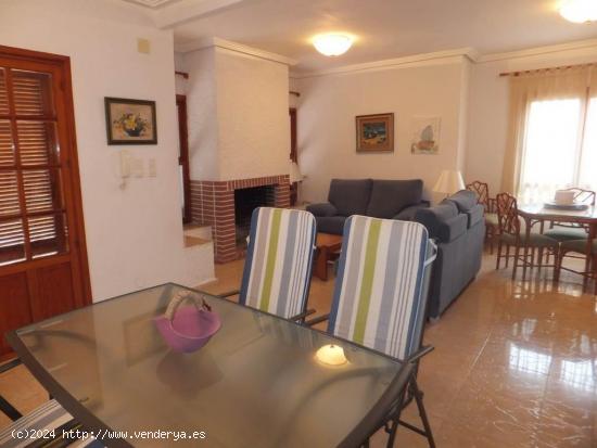 SE VENDE CHALET  INDEPENDIENTE MUY CERCA DE LA PLAYA  EN TORRE DE LA H - ALICANTE