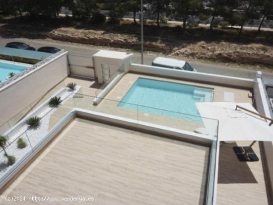 SE VENDEN LUJA VILLA  EN LA DEHESA DE CAMPOAMOR - ALICANTE