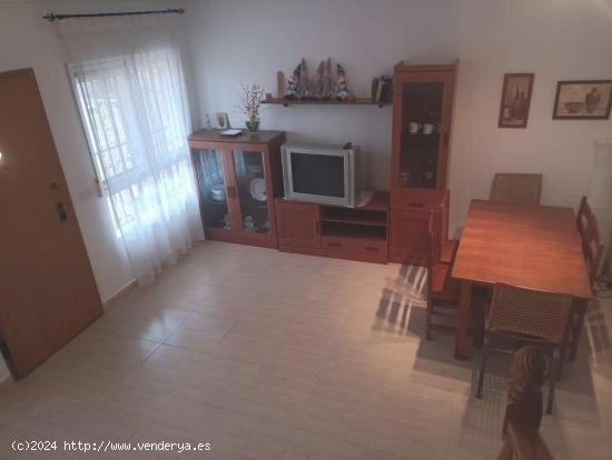 SE VENDE CHALET ADOSADO EN TORRE DE LA HORADADA - ALICANTE