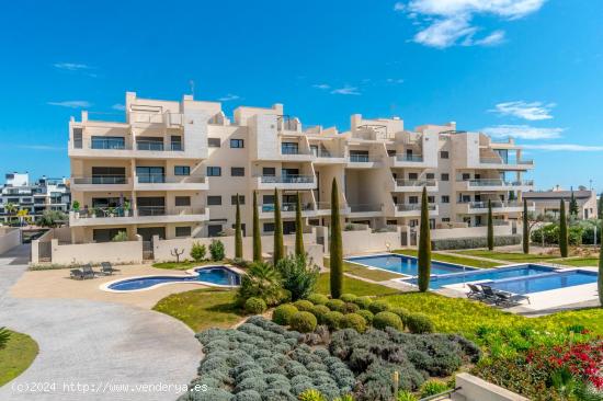 APARTAMENTO EN ORIHUELA COSTA (ALICANTE) DE 2 DORM. 2 BAÑOS. GARAJE+TRASTERO. PISCINA. - ALICANTE