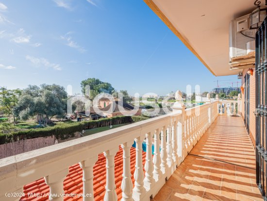 Chalet en venta de 335 m² Urbanización Echeguy, 41704 Dos Hermanas (Sevilla)