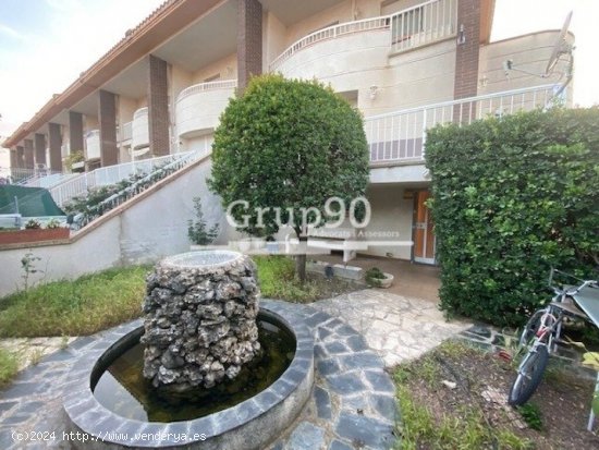 Exclusiva casa a tres vientos con jardín en Santa Bárbara