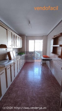 SE VENDE PISO EN PASEO DE LA CIRCUNVALACION DE 4 DORMITORIOS Y 2 Baños POR 170000€