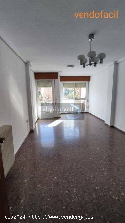 SE VENDE PISO EN PASEO DE LA CIRCUNVALACION DE 4 DORMITORIOS Y 2 Baños POR 170000€