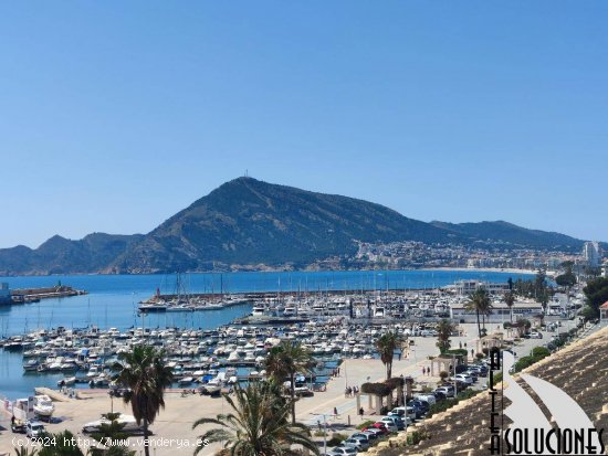 Ático en 1º línea con preciosas vistas al Mar y Montaña en Altea.