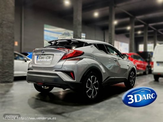 Toyota C-HR 1.8 125H ADVANCE de 2019 con 72.128 Km por 20.900 EUR. en Barcelona