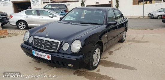  Mercedes Clase E E 240 Classic de 1998 con 152.518 Km por 4.900 EUR. en Madrid 